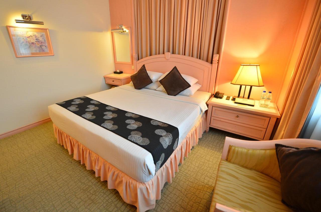 Emerald Puteri Hotel Сунгай Петани Екстериор снимка