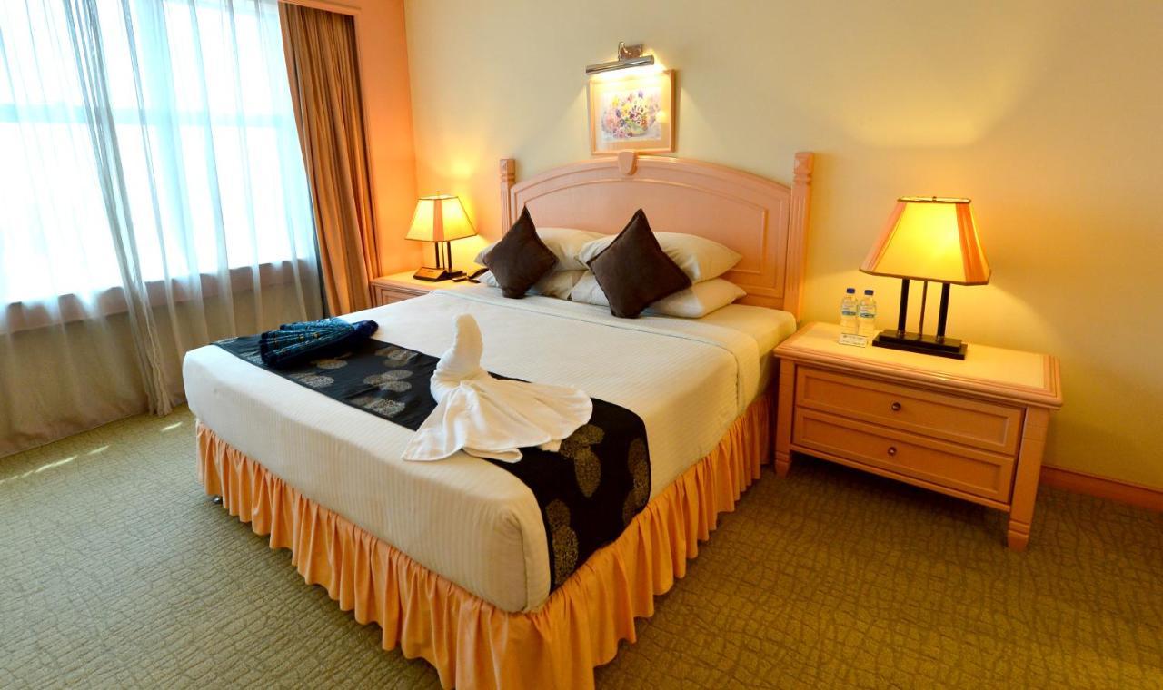 Emerald Puteri Hotel Сунгай Петани Екстериор снимка