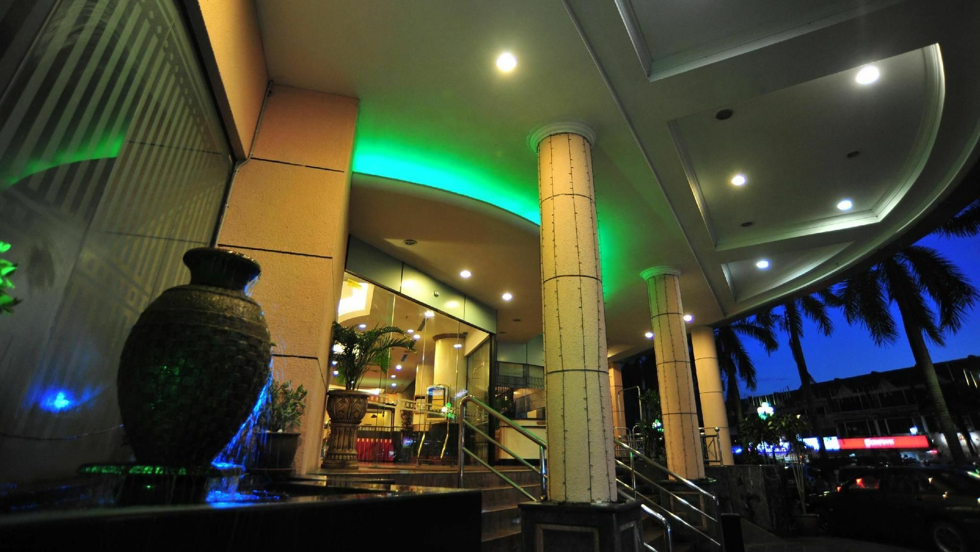 Emerald Puteri Hotel Сунгай Петани Екстериор снимка